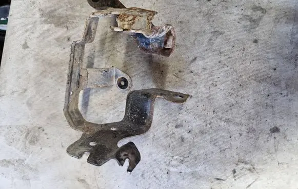 Ford Galaxy Power steering pump mounting bracket 1600085009020 C6S4B 6G913K738AC