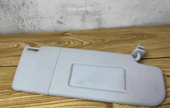 Volkswagen Golf VI Sun visor 