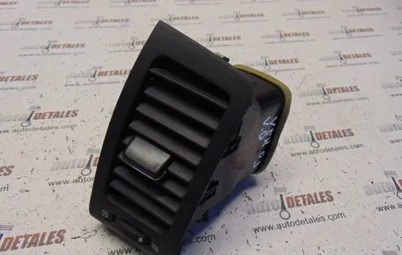 Toyota Corolla Verso E121 Dashboard side air vent grill/cover trim 5566013020