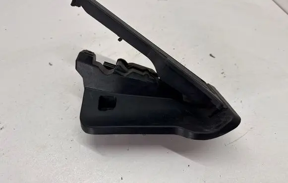 Chevrolet Camaro Accelerator throttle pedal 23390863 08K16D120706 18019010911