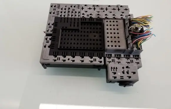 Volvo S80 Fuse module 9441585