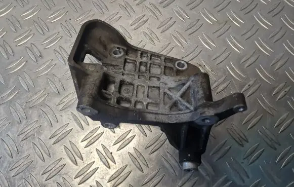 Volkswagen Touareg II Generator/alternator bracket 059903143AJ