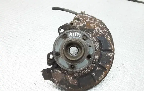 Skoda Fabia Mk2 (5J) Front wheel hub spindle knuckle