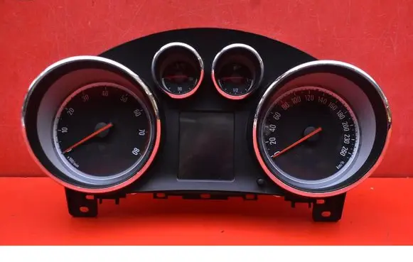 Opel Astra J Speedometer (instrument cluster) 13460583