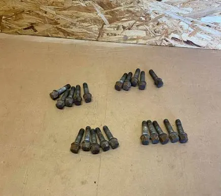 Mercedes-Benz E W124 Nuts/bolts 