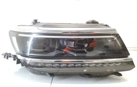 Volkswagen Tiguan Headlight/headlamp 5NB941082A 7PP941572AB 8V0907399B