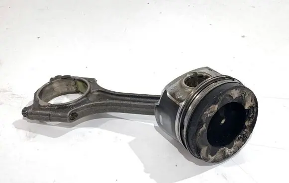 Volvo V40 Piston with connecting rod 82L187