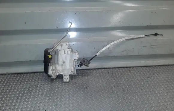 Audi A6 S6 C6 4F Front door lock 4F1837016