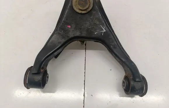 Mitsubishi L200 Front lower control arm/wishbone