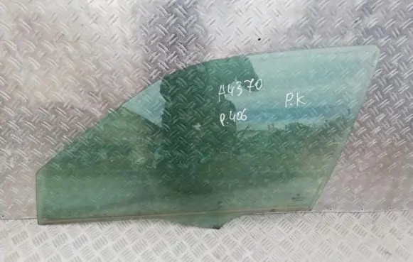 Peugeot 406 Front door window glass four-door