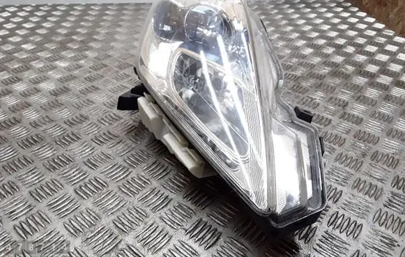 Nissan Leaf I (ZE0) Headlight/headlamp 260103nl5a