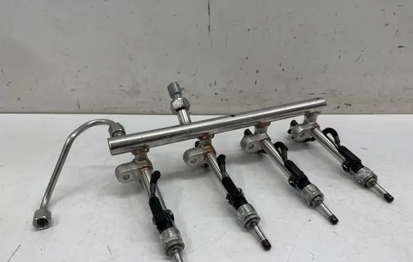 Volvo XC90 Fuel injectors set 32135228 32140134
