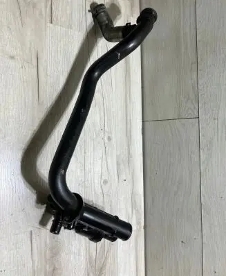 Jaguar XF X250 Engine coolant pipe/hose 9657182080