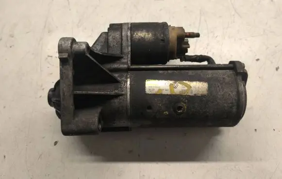Renault Trafic II (X83) Starter motor 7700116260 D7R44