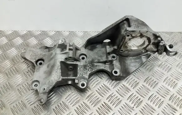Volkswagen Tiguan Generator/alternator bracket 03L903143K