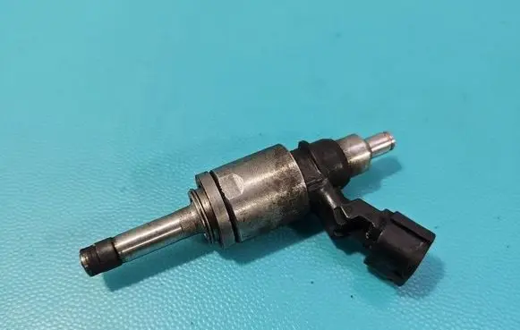 Renault Kadjar Fuel injector H8201438013 IMPRK1590969