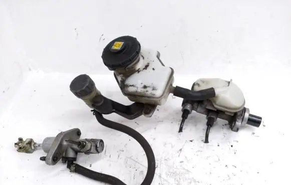 Honda CR-V Master brake cylinder