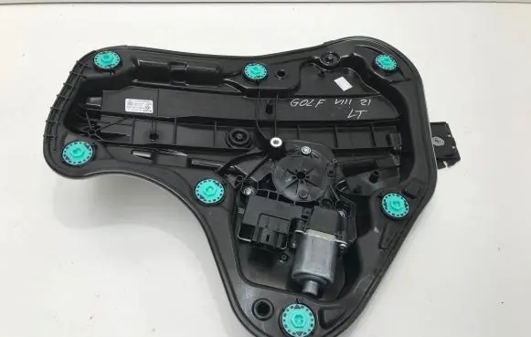 Volkswagen Golf VIII Rear door window regulator with motor 5H0839401F