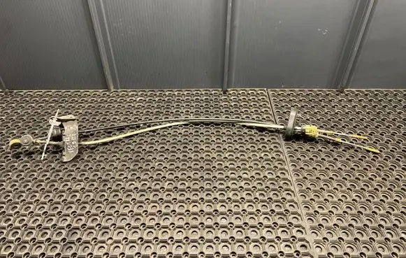 Opel Vectra C Gear shift cable linkage 55559460