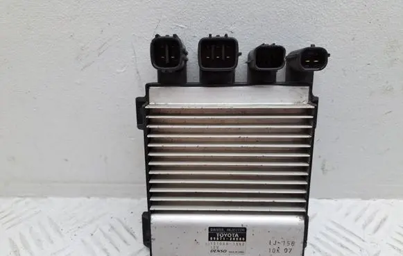 Toyota Avensis T270 Fuel injection control unit/module 8987120080 1310001562