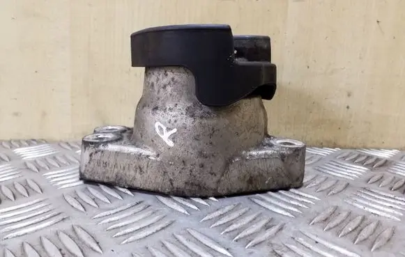 Honda Accord Engine mount bracket