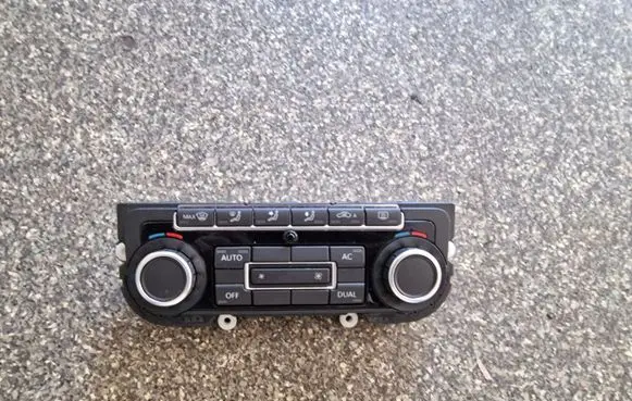 Volkswagen Golf VI Climate control unit 5K0907044BC
