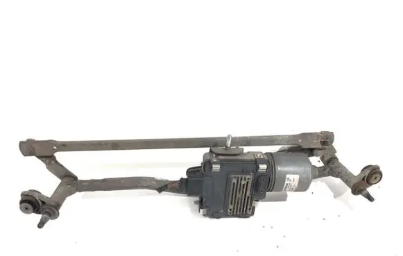 Front wiper linkage and motor