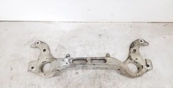 Volkswagen Touareg I Engine mounting bracket 7L6199207