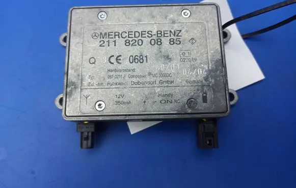 Mercedes-Benz E W211 Bluetooth control unit module 2118200885