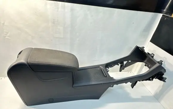 Volkswagen Golf Sportsvan Center console 517863241B