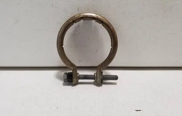 Mercedes-Benz GLB X247 Muffler pipe connector clamp A0009951604