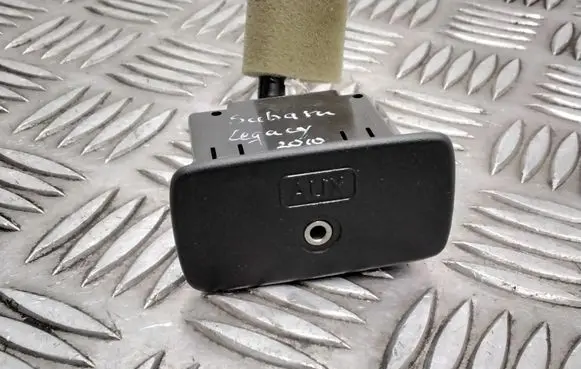 Subaru Legacy AUX in-socket connector 