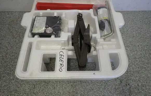 Suzuki Celerio Spare wheel mounting bracket 