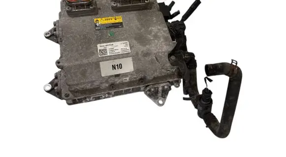 Voltage converter inverter