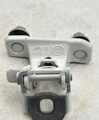 BMW 2 F46 Tailgate/trunk/boot hinge 7318932 11187318932