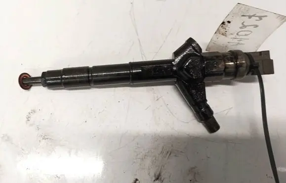 Nissan X-Trail T30 Fuel injector 166008H800