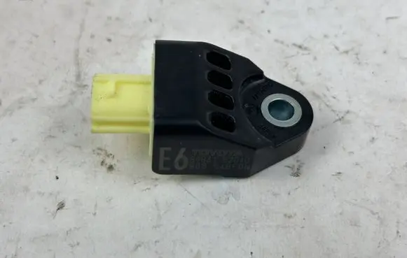 Toyota Mirai Airbag deployment crash/impact sensor 8983152040 89831-52040
