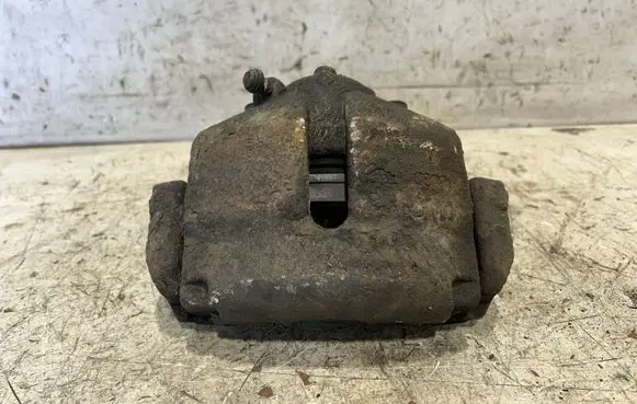 Volkswagen Golf V Front brake caliper