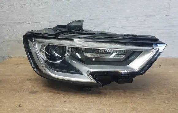 Audi A3 S3 8V Headlight/headlamp 8V0941006E