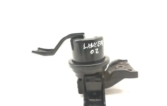Mitsubishi Lancer Engine mount bracket