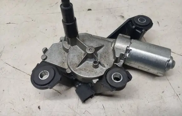 Nissan Qashqai Rear window wiper motor 0390201820