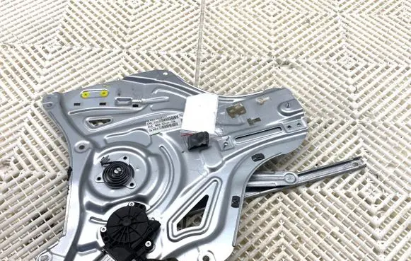 Hyundai ix35 Front door window regulator with motor 824802Y000