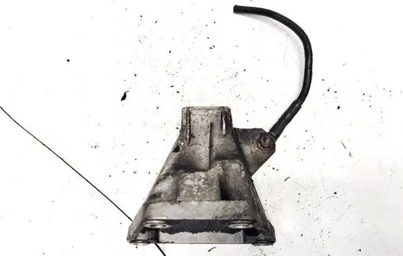 Audi A6 S6 C5 4B Engine mounting bracket