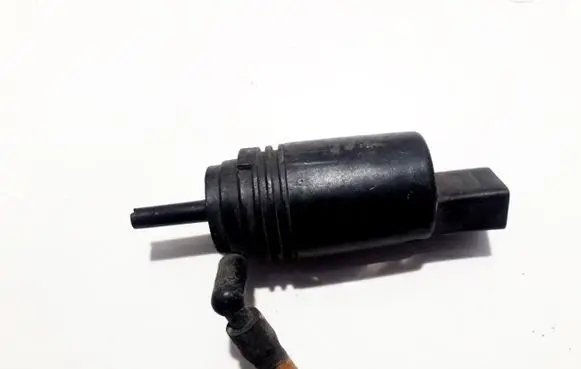 BMW 5 E39 Windscreen/windshield washer pump 67128377612