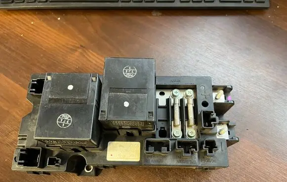 Toyota Prius (XW30) Relay mounting block G92Z128010