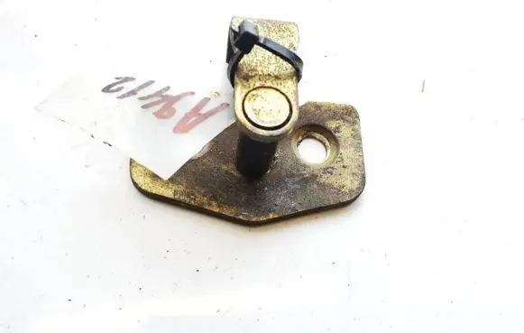 Opel Vectra B Rear door lock loop/hook striker 