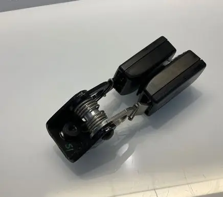 Mercedes-Benz E W211 Rear seatbelt buckle A2118603869 305396400 042053