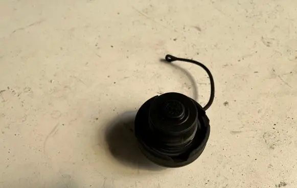Seat Altea XL Fuel tank filler cap 1J0201553AK