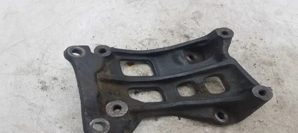 Toyota Corolla E120 E130 Engine mounting bracket 246200477