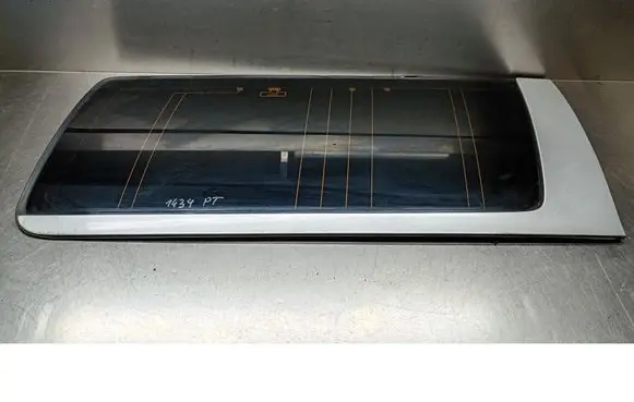 Volvo XC70 Rear side window 30674481